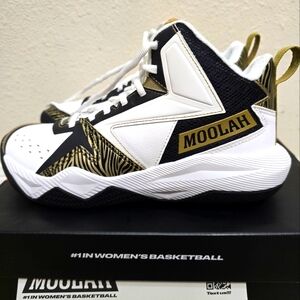 MOOLAH youth basketball shoes size 5